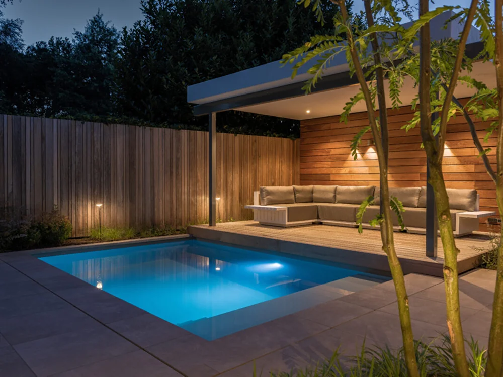 Kleine-tuin-met-zwembad-2